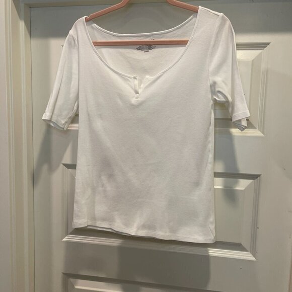 Ann Taylor White Shirt with front split neck - Size Medium NWOT (74) - Picture 5 of 10